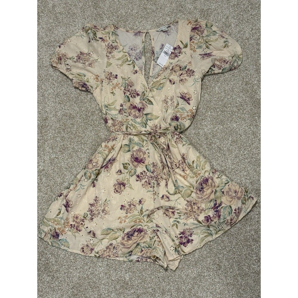 American Eagle Floral Shorts Romper Size S Beige Eyelet Puff Sleeves Lined